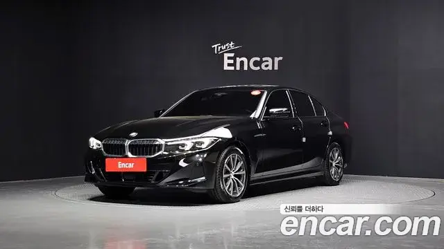 BMW 3-Series 320i 2024