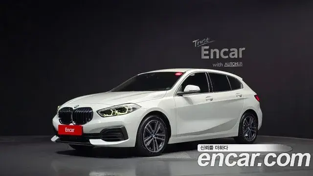BMW 1-Series 120i Advantage 2022