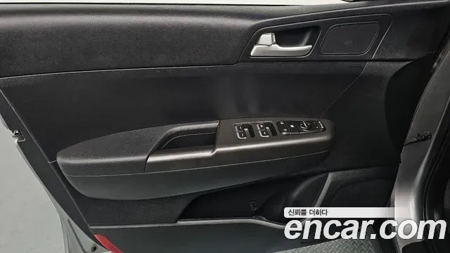 Kia Sportage Diesel 2.0 2WD Luxury 2019 — фото 24