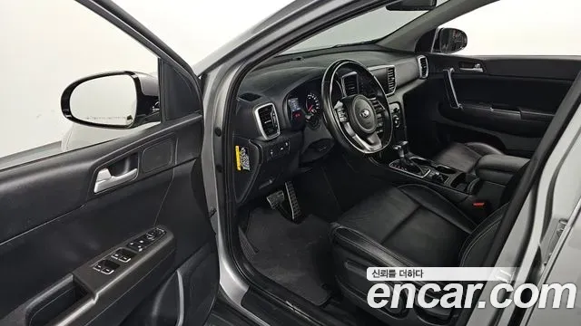 Kia Sportage Diesel 2.0 2WD Luxury 2019 — фото 10
