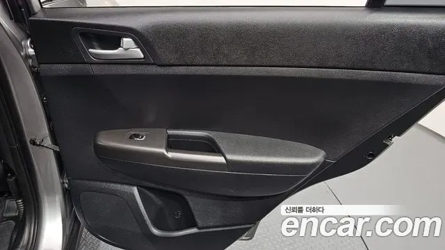 Kia Sportage Diesel 2.0 2WD Luxury 2019 — фото 25