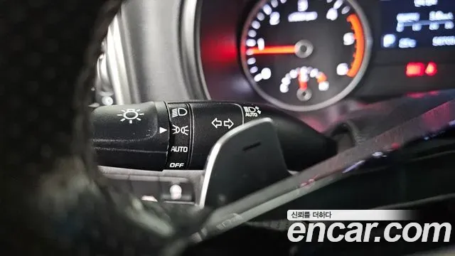 Kia Sportage Diesel 2.0 2WD Luxury 2019 — фото 16
