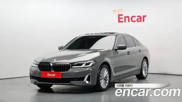 BMW 5-Series 530e Luxury 2021