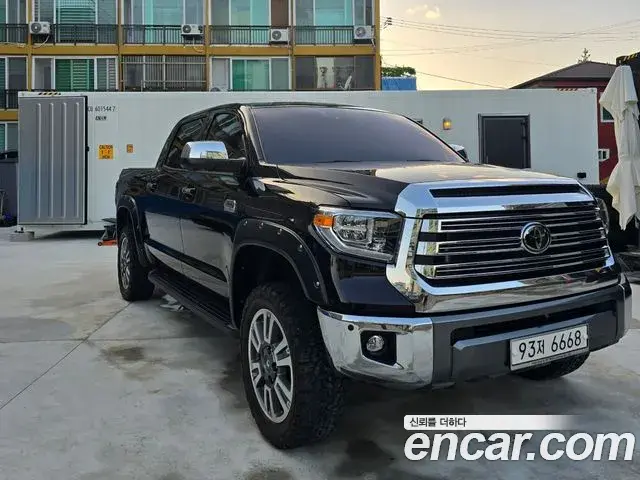 Toyota Tundra 5.7 2021