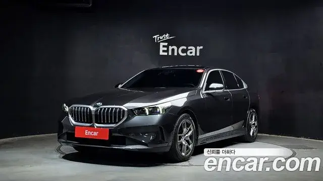 BMW 5-Series 523d 2025