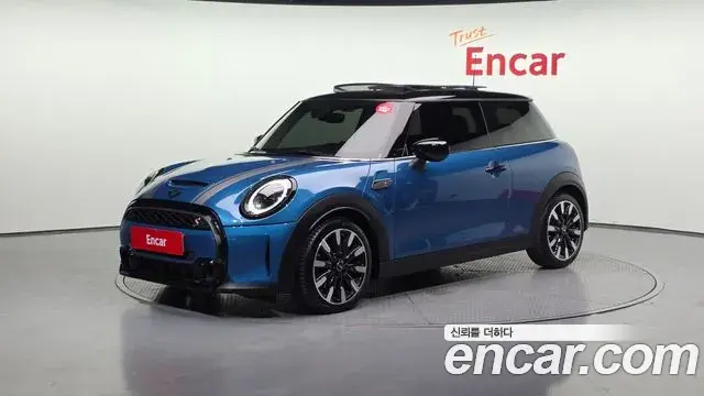 Mini Cooper Classic Launch Pack Third Generation 2021