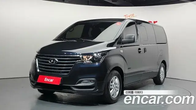 Hyundai Starex Van 5-Seater Modern 2019