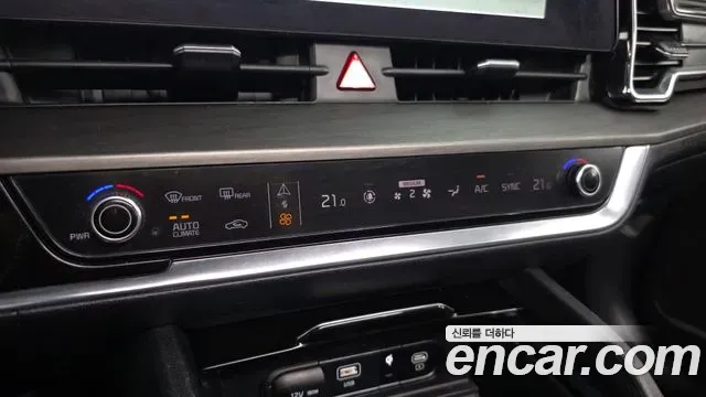 Kia Sportage Gasoline 1.6 Turbo 2WD Signature 2021 — фото 16