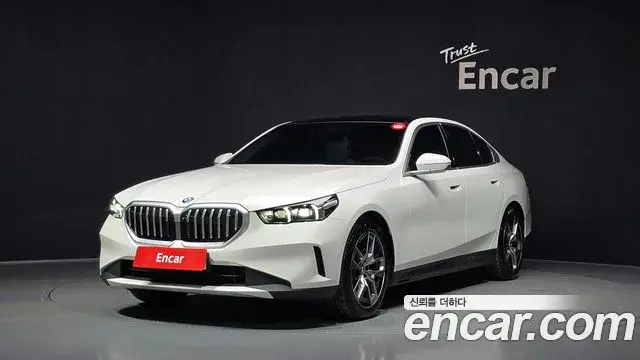 BMW 5-Series 520i 2025