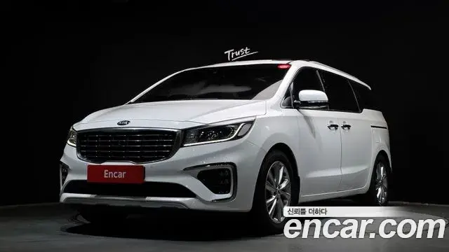 Kia Carnival Gasoline 7-Seater Limousine President 2020