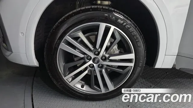 Audi Q5 45 TFSI Quattro Premium 2021 — фото 5