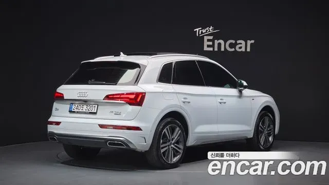Audi Q5 45 TFSI Quattro Premium 2021 — фото 2