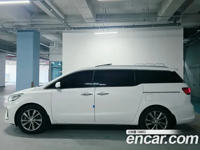 Kia Carnival 9-Seater Prstige 2020 — фото 8