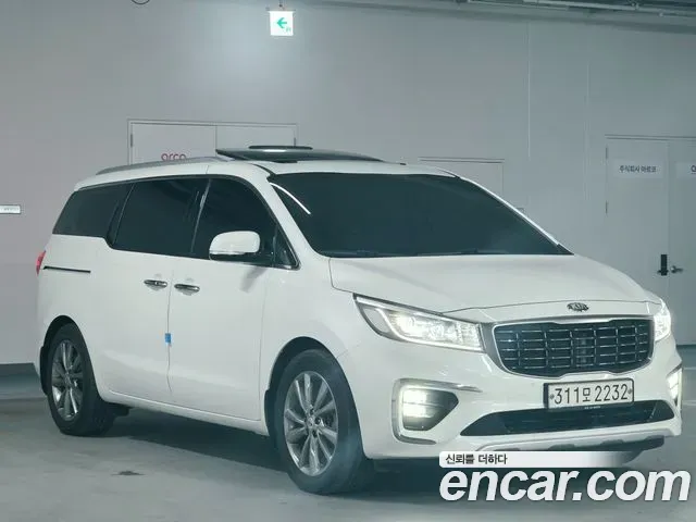 Kia Carnival 9-Seater Prstige 2020 — фото 2