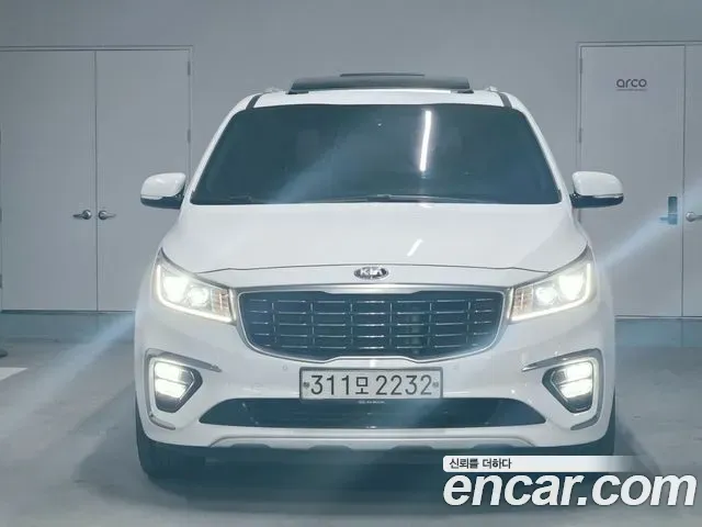 Kia Carnival 9-Seater Prstige 2020 — фото 3