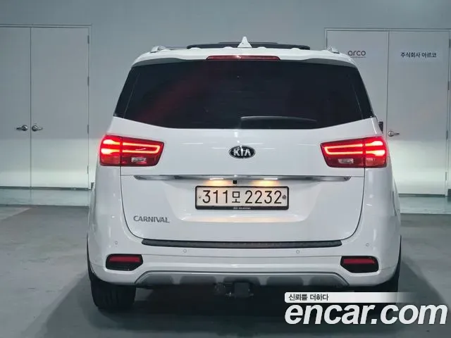 Kia Carnival 9-Seater Prstige 2020 — фото 4