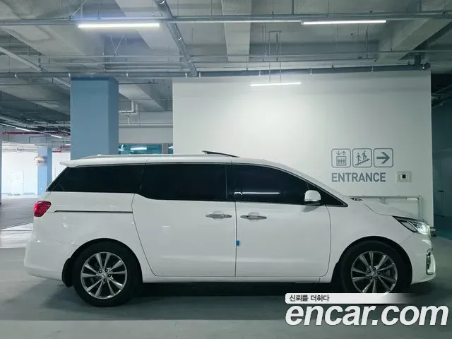 Kia Carnival 9-Seater Prstige 2020 — фото 7