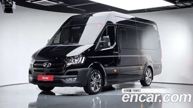 Hyundai Solati 11-Seater Luxury 2021