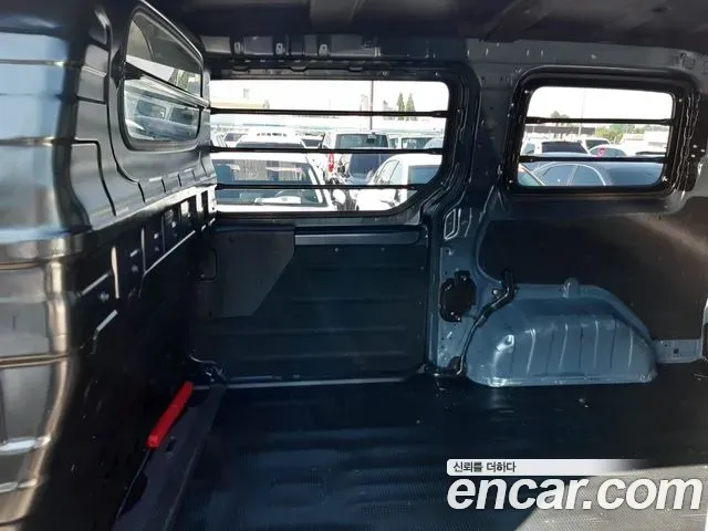 Hyundai Staria Cargo 3-Seater Modern 2023 — фото 15