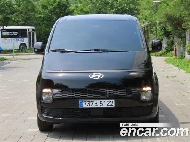 Hyundai Staria HEV 1.6T Tourer 11-Seater Modern 2026