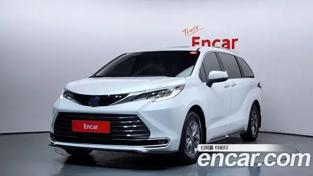 Toyota Sienna 2.5 Hybrid AWD 2024