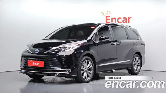 Toyota Sienna 2.5 Hybrid 2WD 2024