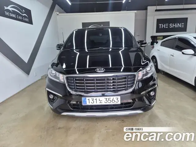 Kia Carnival 9-Seater Prstige 2019