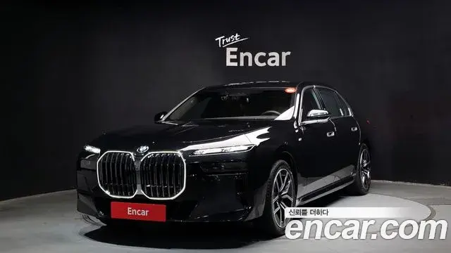 BMW 7-Series 740i xDrive M Sport 2025