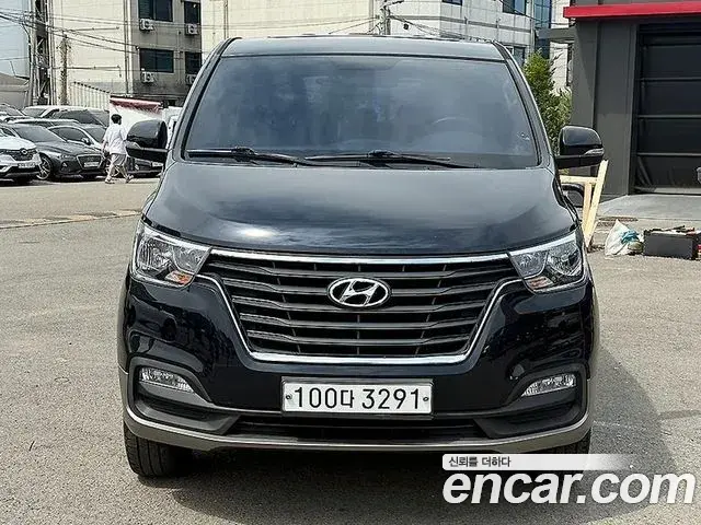 Hyundai Starex 4WD Urban 9-Seater Premium Special 2020