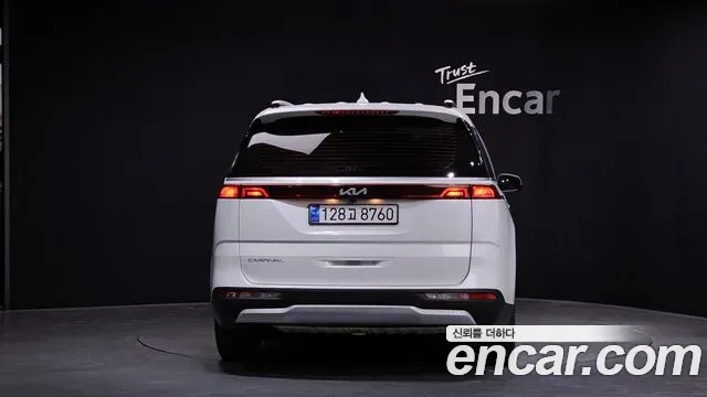 Kia Carnival Diesel 9-Seater Prestige 2021 — фото 4