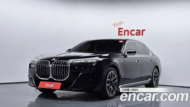 BMW 7-Series 740i xDrive M Sport 2025