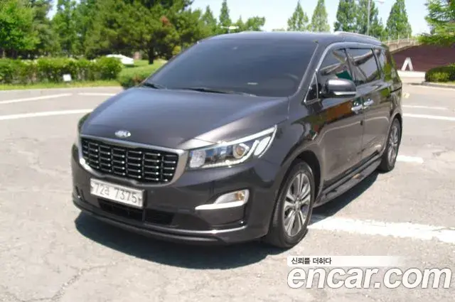 Kia Carnival 11-Seater Prestige 2019