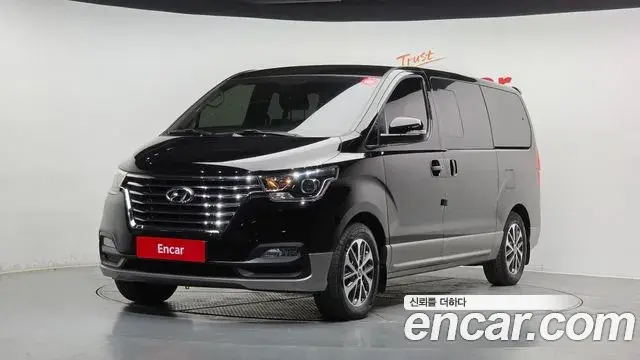 Hyundai Starex Urban 9-Seater Exclusive 2020