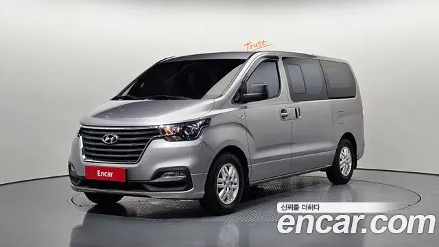Hyundai Starex Van 5-Seater Modern 2019
