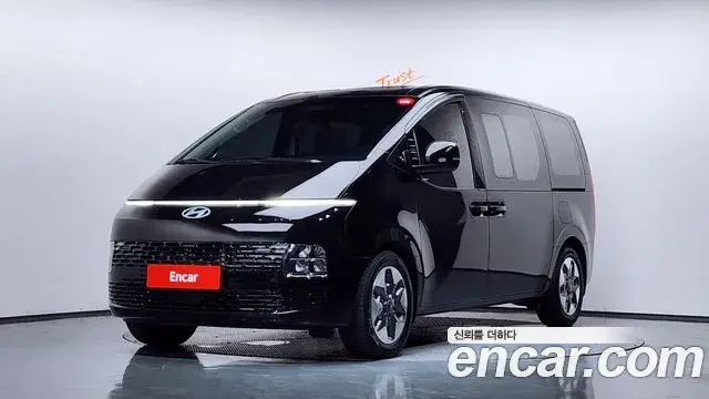 Hyundai Staria Tourer 9-Seater Modern 2025