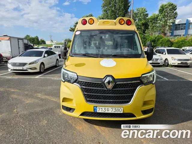 Renault Korea Master School Bus 21-Seater 2020