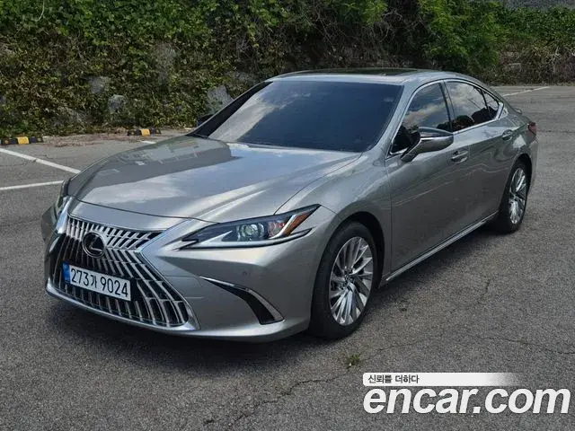 Lexus ES Luxury Plus 2026
