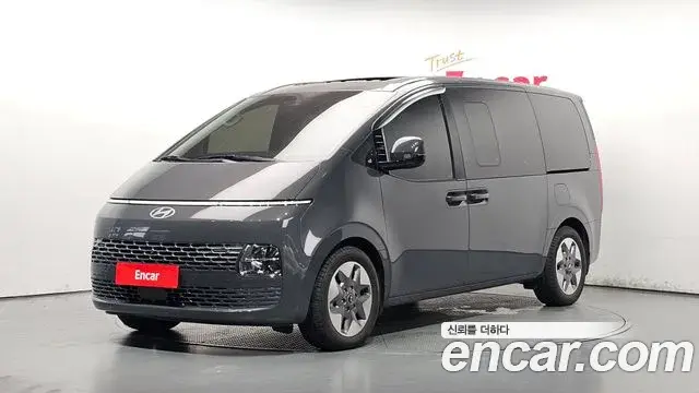Hyundai Staria 4WD Tourer 9-Seater Modern 2025