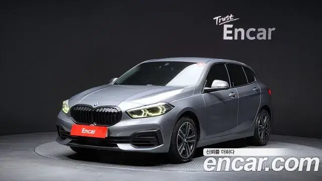 BMW 1-Series 120i Advantage 2022