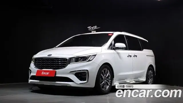 Kia Carnival 7-Seater Limousine President 2019
