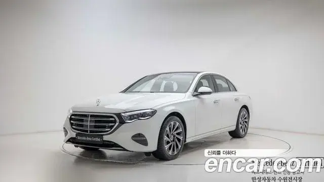 Mercedes-Benz E-Class E300 4MATIC Exclusive 2025
