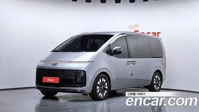 Hyundai Staria Lounge 9-Seater Prestige 2023
