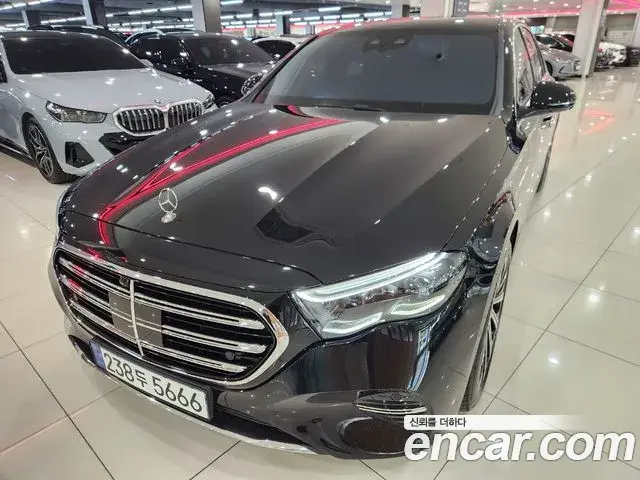 Mercedes-Benz E-Class E300 4MATIC Exclusive 2025