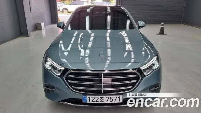 Mercedes-Benz E-Class E300 4MATIC Exclusive 2024
