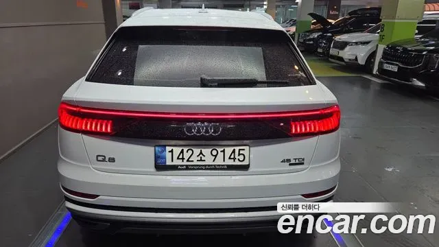 Audi Q8 45 TDI Quattro Premium 2021 — фото 5