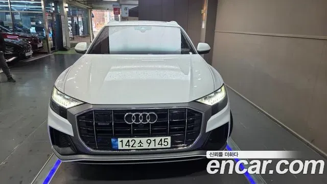 Audi Q8 45 TDI Quattro Premium 2021 — фото 2