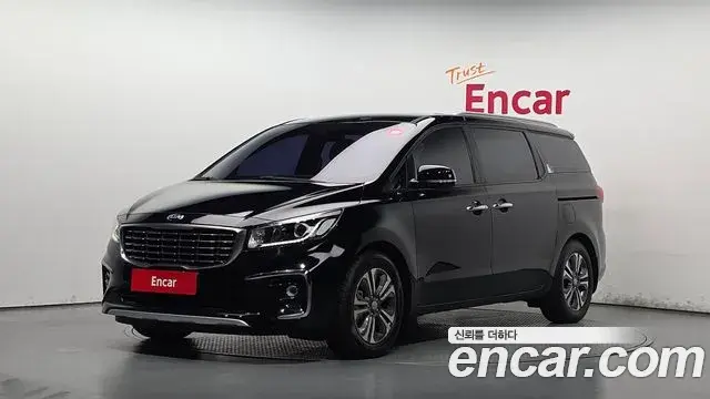 Kia Carnival 9-Seater Luxury 2020