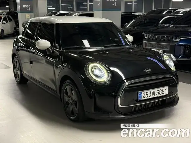 Mini Cooper 5Door Classic Third Generation 2021