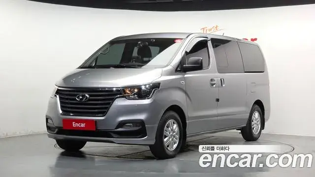 Hyundai Starex Van 5-Seater Smart 2019