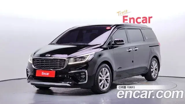 Kia Carnival 9-Seater Luxury 2019